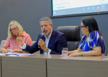 Arthur Lira dialoga com médicos no Sinmed/AL e reafirma compromisso com a categoria profissional e com a saúde de Alagoas