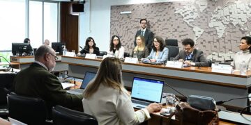 Debatedores defendem ações para conter violência contra jornalistas nas eleições